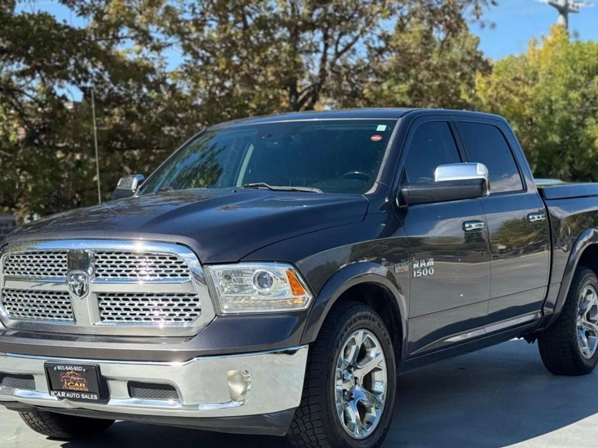 2017 RAM 1500 CREW CAB