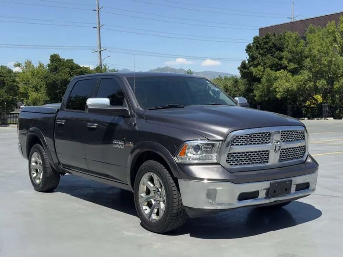 2017 RAM 1500 CREW CAB