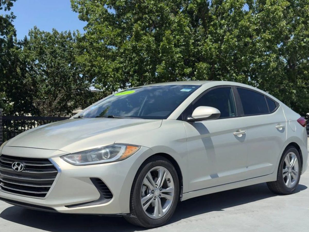 2017 HYUNDAI ELANTRA